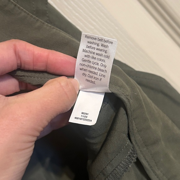 Nine West Wide Leg Tie-Waist Cropped Cargo Capris, Olive Green, Sz L - Picture 7 of 7